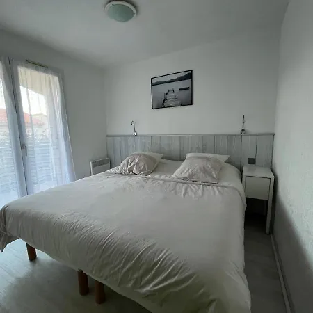 Les Pieds Dans L'eau